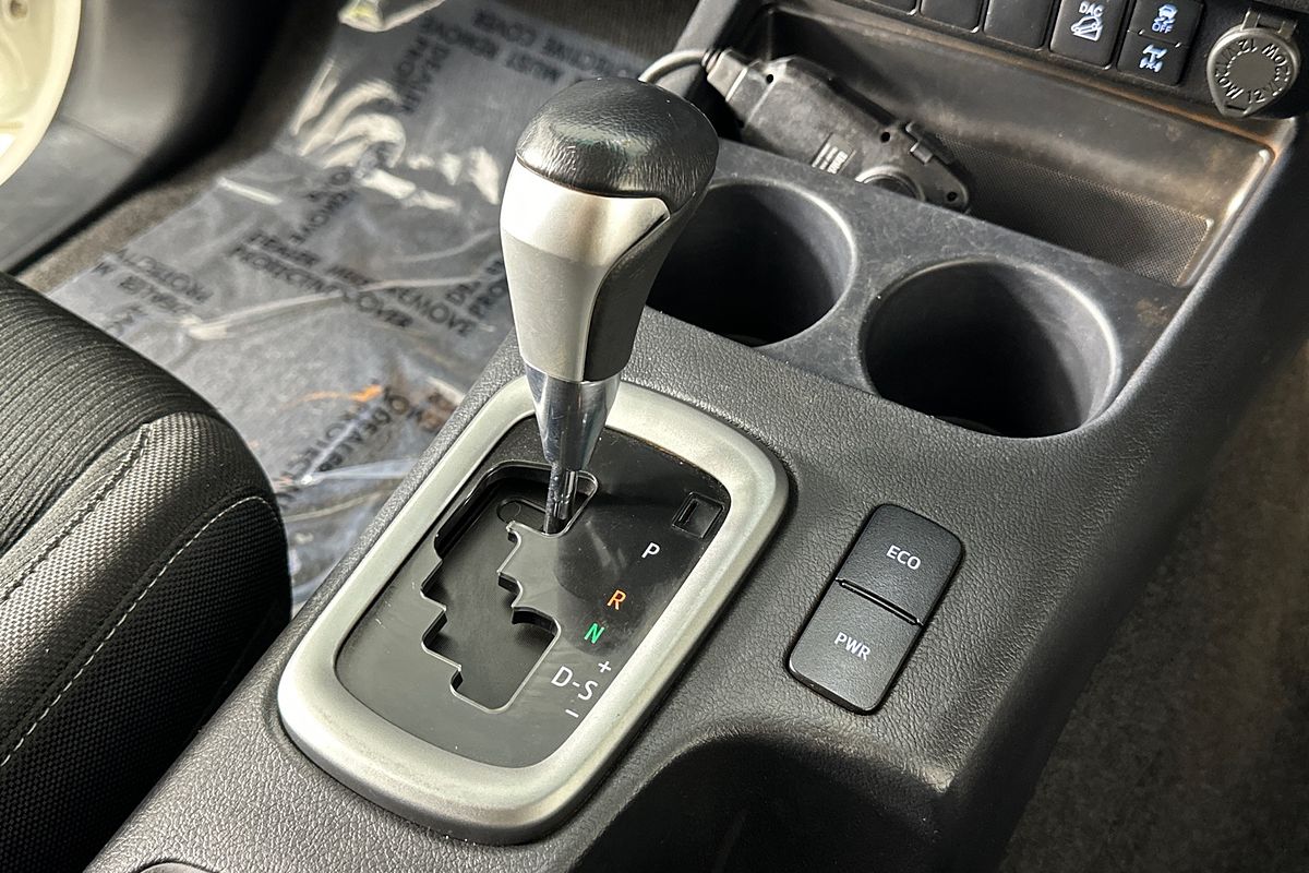 2021 Toyota HILUX SR5 (4x4) GUN126R FACELIFT 4X4