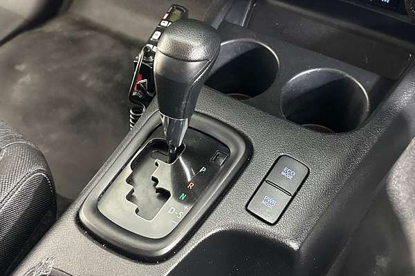 2021 Toyota HILUX SR (4x4) GUN126R FACELIFT 4X4