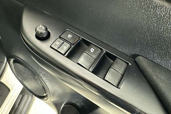 2018 Toyota HILUX SR (4x4) GUN126R MY19 4X4