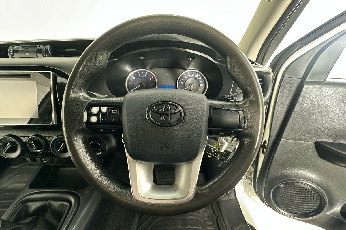 2016 Toyota HILUX SR (4x4) GUN126R 4X4