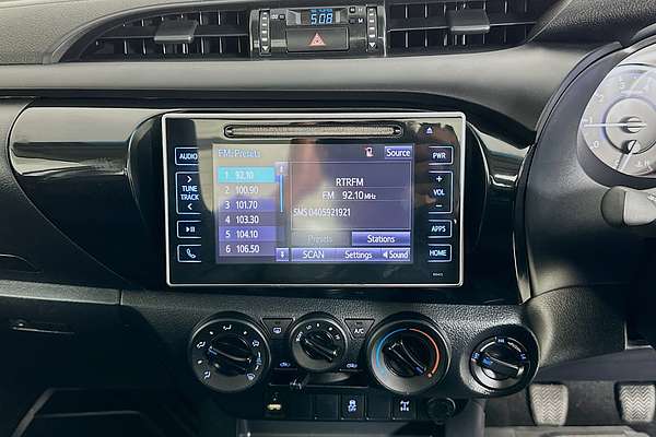 2016 Toyota HILUX SR (4x4) GUN126R 4X4