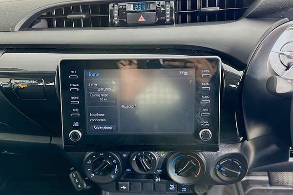 2024 Toyota HILUX SR GUN126R 4X4