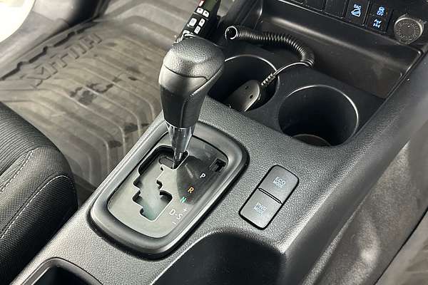 2021 Toyota HILUX SR (4x4) GUN126R FACELIFT 4X4