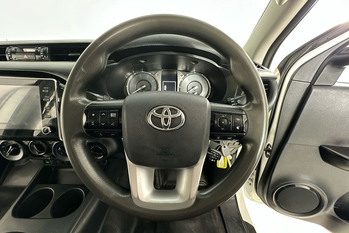 2020 Toyota HILUX SR (4x4) GUN126R FACELIFT 4X4