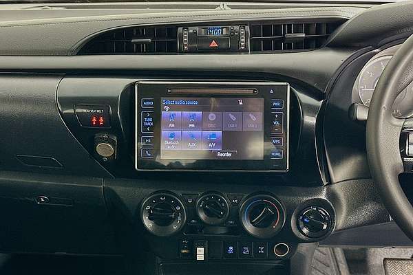 2019 Toyota HILUX SR (4x4) GUN126R MY19 4X4