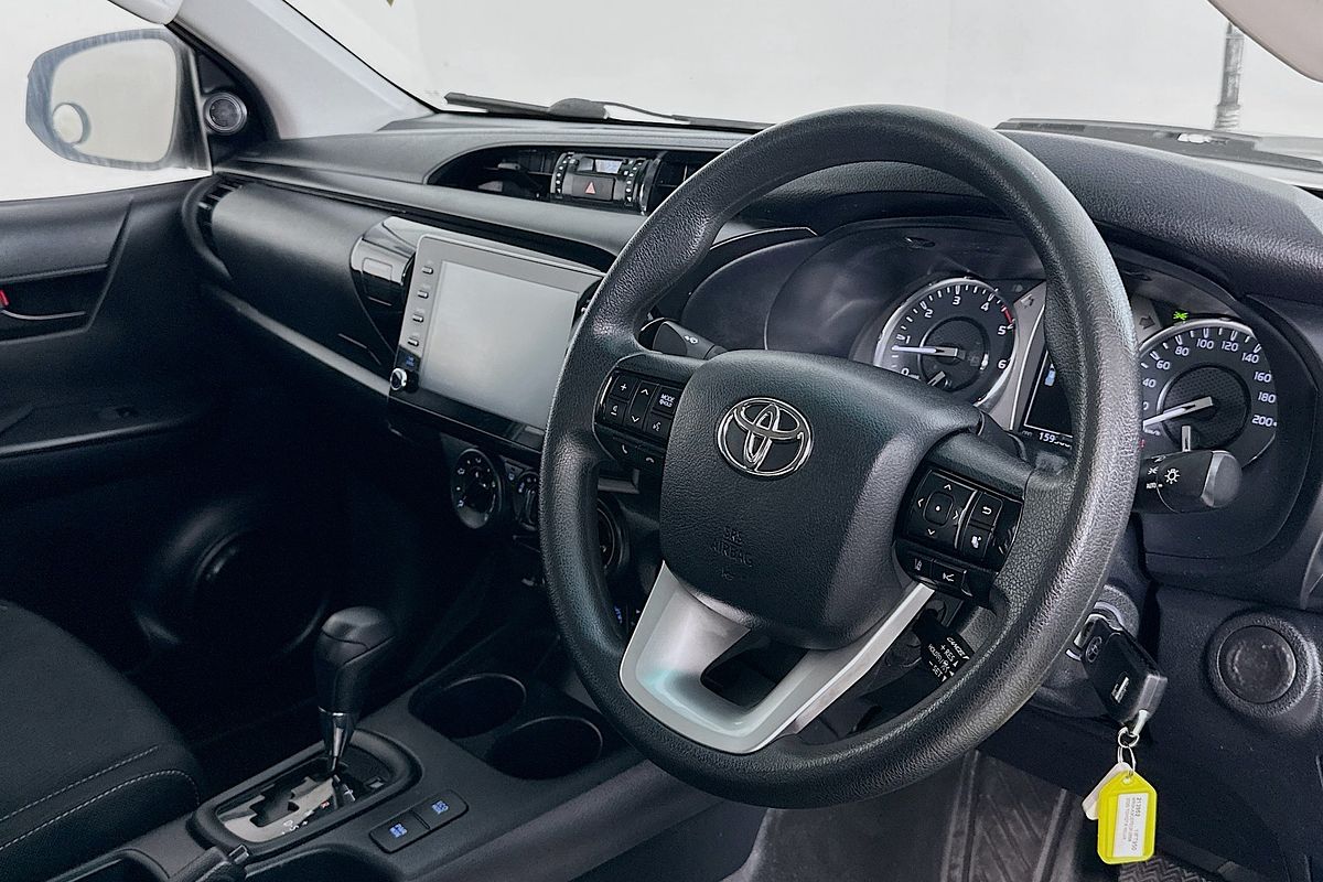 2020 Toyota HILUX SR (4x4) GUN126R FACELIFT 4X4