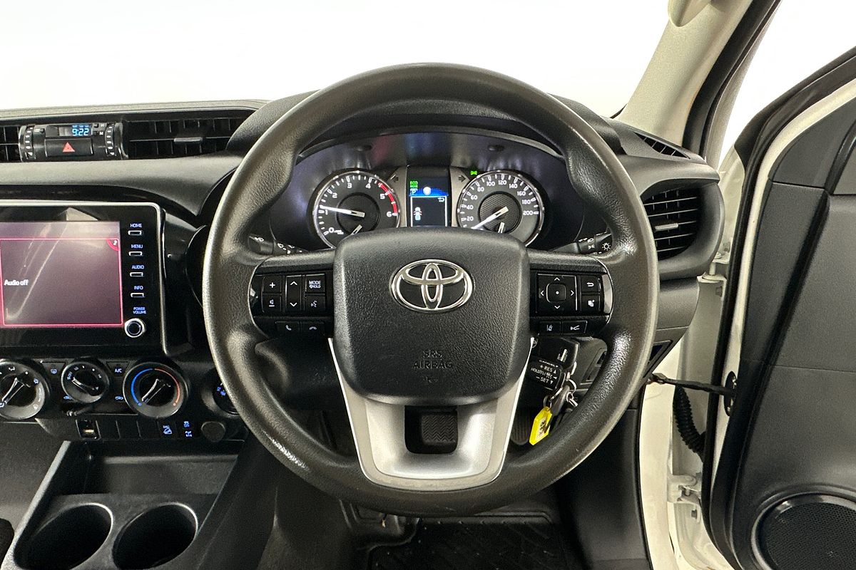 2020 Toyota HILUX SR (4x4) GUN126R FACELIFT 4X4
