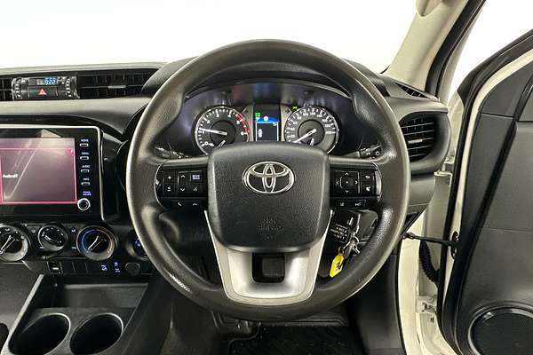 2020 Toyota HILUX SR (4x4) GUN126R FACELIFT 4X4