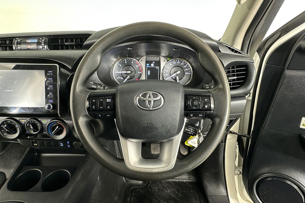 2020 Toyota HILUX SR (4x4) GUN126R FACELIFT 4X4