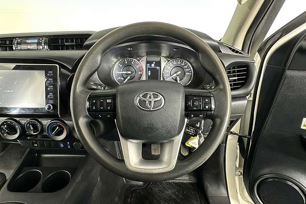 2020 Toyota HILUX SR (4x4) GUN126R FACELIFT 4X4