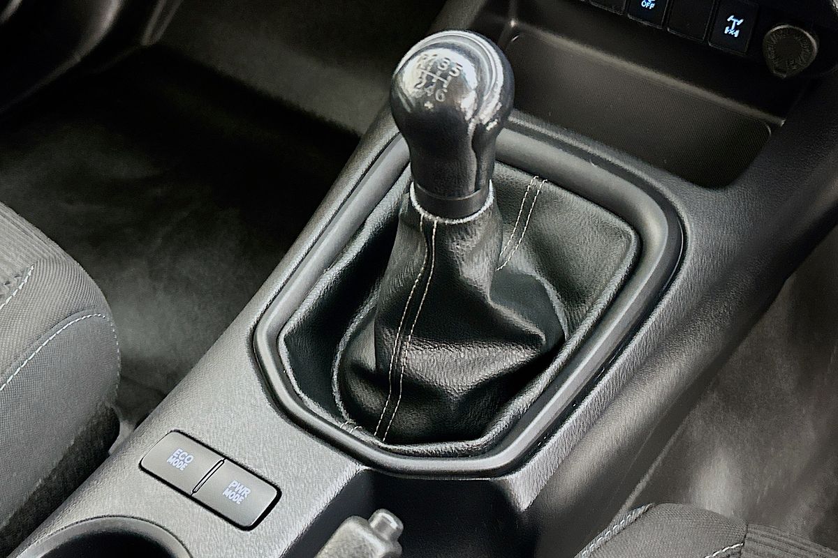 2018 Toyota Hilux SR (4x4) GUN126R MY19 4X4