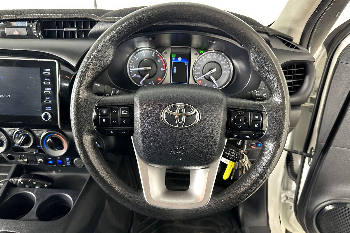2020 Toyota Hilux SR (4x4) GUN126R FACELIFT 4X4