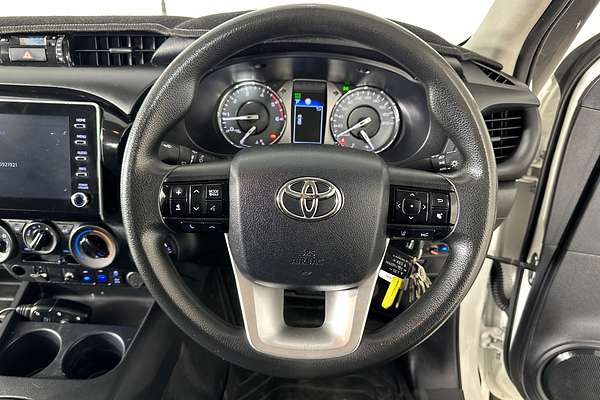 2020 Toyota Hilux SR (4x4) GUN126R FACELIFT 4X4