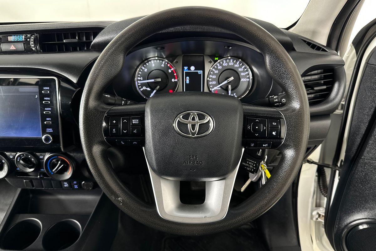 2020 Toyota HILUX SR (4x4) GUN126R FACELIFT 4X4