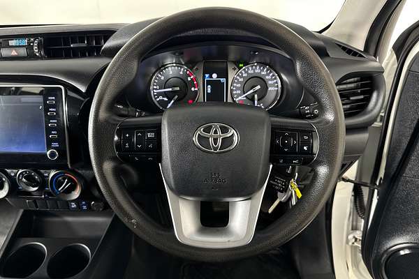 2020 Toyota HILUX SR (4x4) GUN126R FACELIFT 4X4