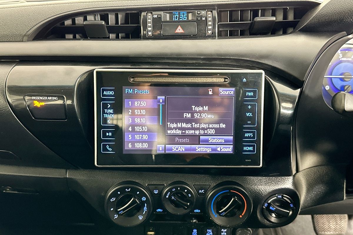 2019 Toyota HILUX SR (4x4) GUN126R MY19 4X4