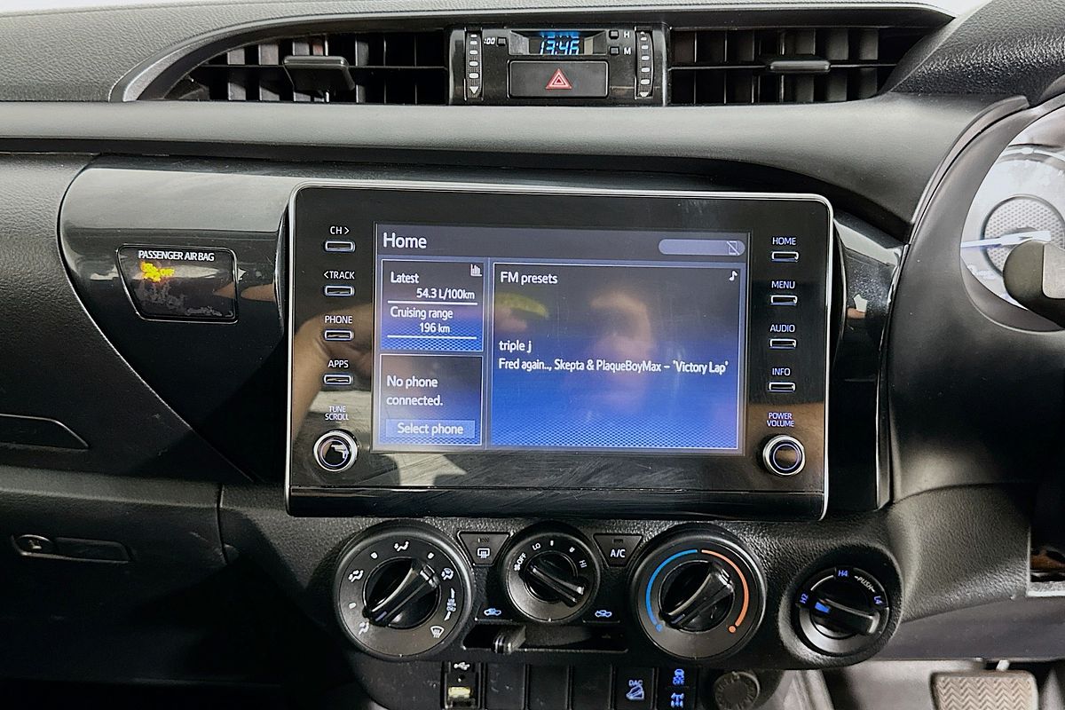 2020 Toyota HILUX SR (4x4) GUN126R FACELIFT 4X4