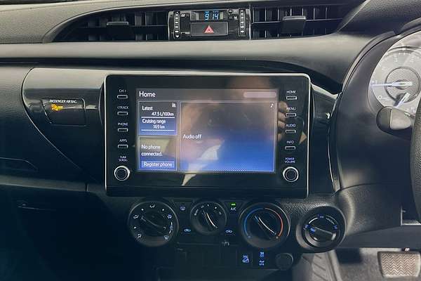 2020 Toyota HILUX SR (4x4) GUN126R FACELIFT 4X4