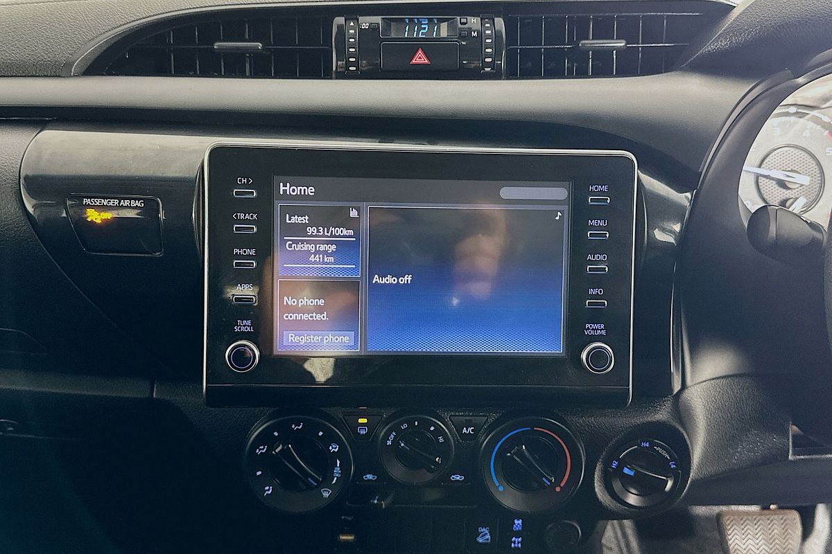 2020 Toyota HILUX SR (4x4) GUN126R FACELIFT 4X4