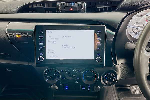 2020 Toyota HILUX SR (4x4) GUN126R FACELIFT 4X4