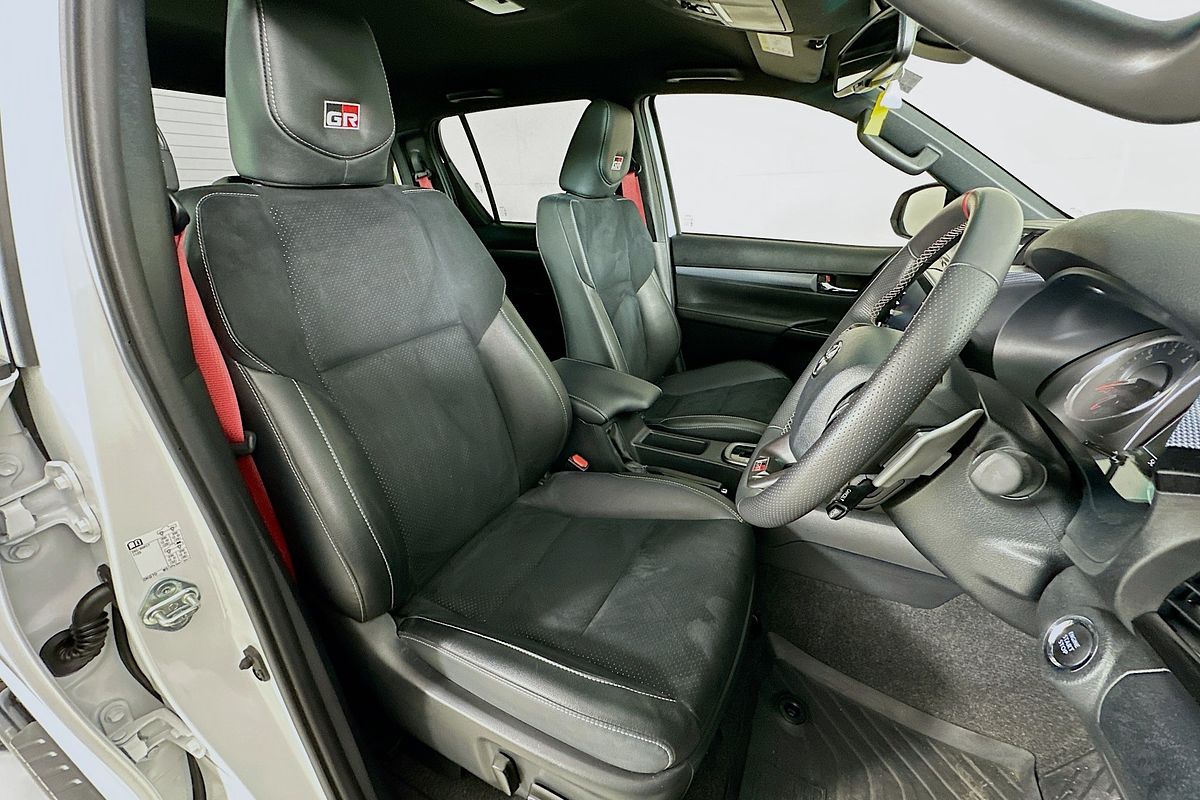 2024 Toyota HILUX GR-SPORT (4x4) GUN126R FACELIFT 4X4