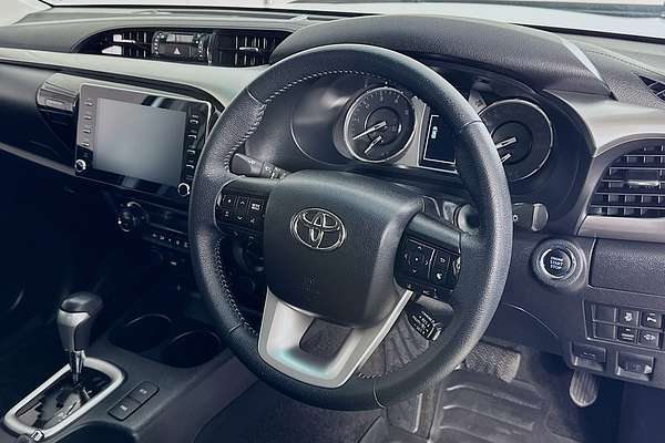 2022 Toyota HILUX SR5 (4x4) GUN126R 4X4