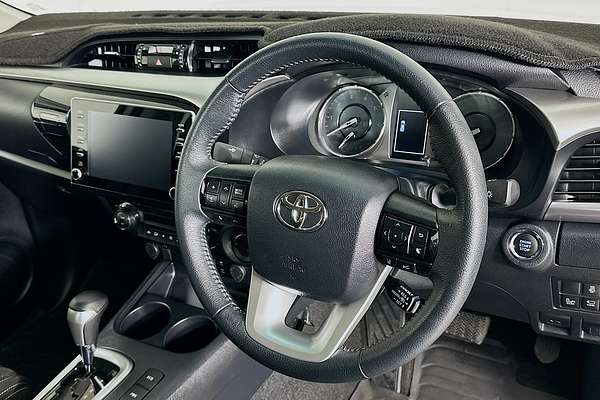 2022 Toyota HILUX SR5 (4x4) GUN126R 4X4