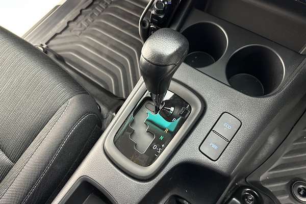 2024 Toyota HILUX SR (4x4) GUN126R 4X4