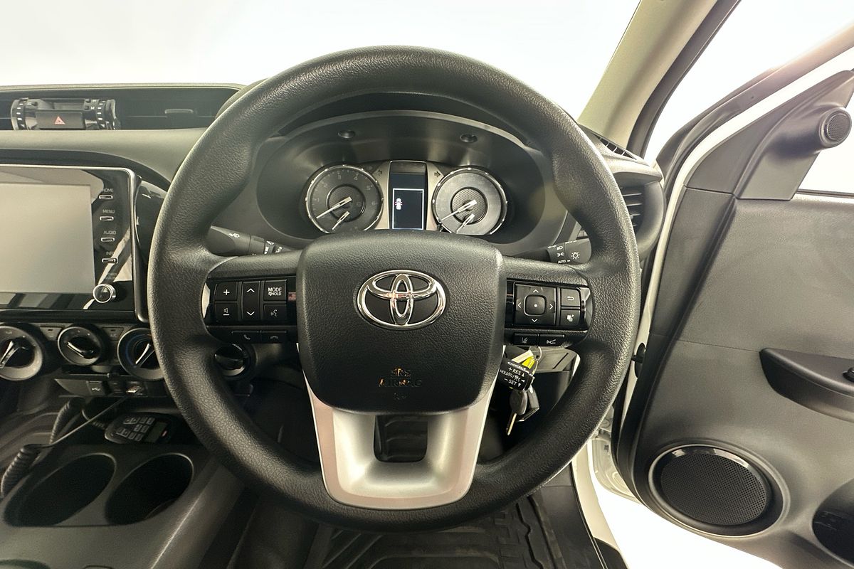 2024 Toyota HILUX SR (4x4) STEEL WHEELS GUN126R FACELIFT 4X4
