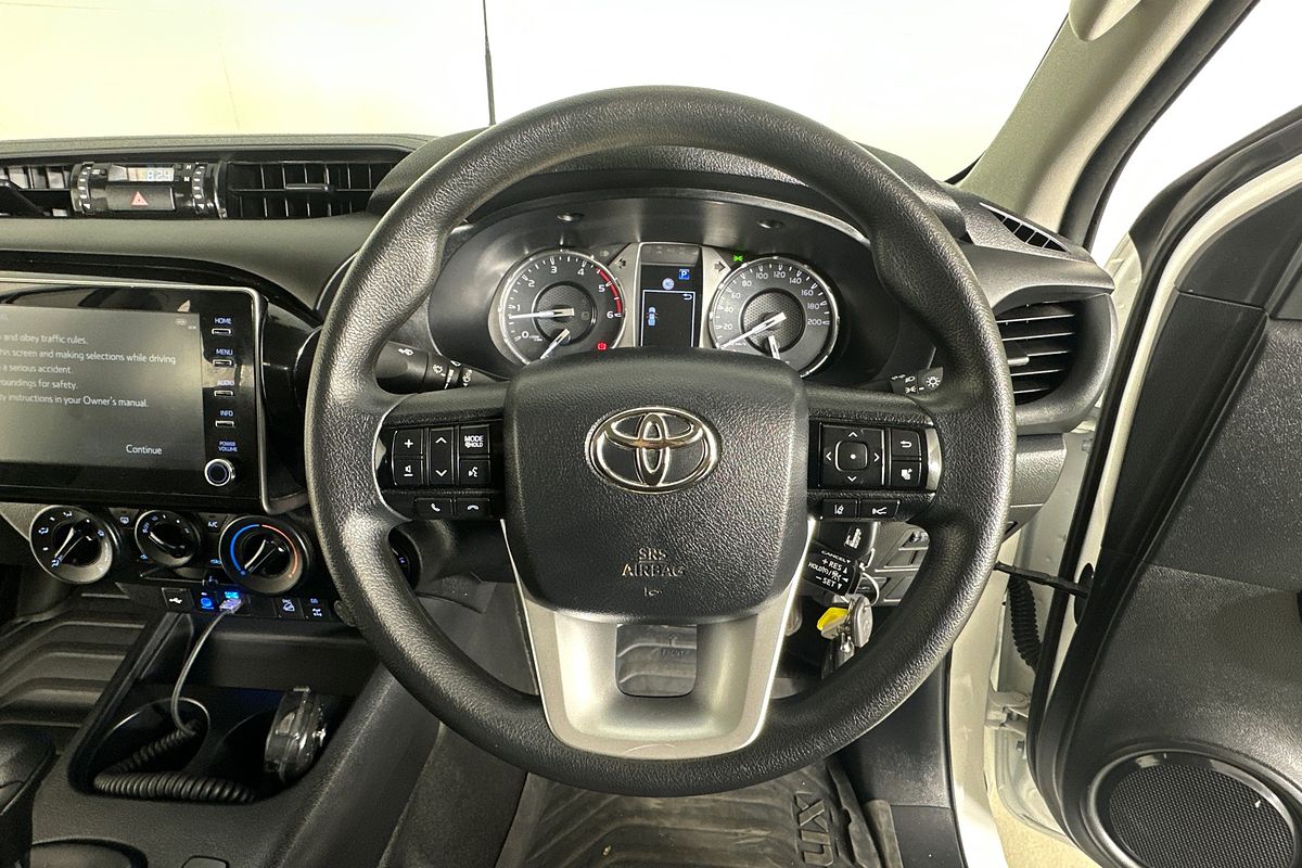 2024 Toyota HILUX SR (4x4) STEEL WHEELS GUN126R 4X4