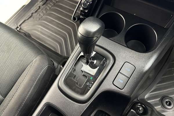 2024 Toyota HILUX SR (4x4) GUN126R 4X4