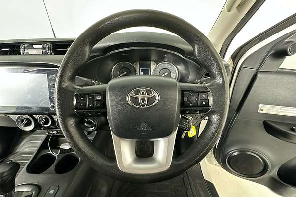 2021 Toyota HILUX SR (4x4) GUN126R FACELIFT 4X4