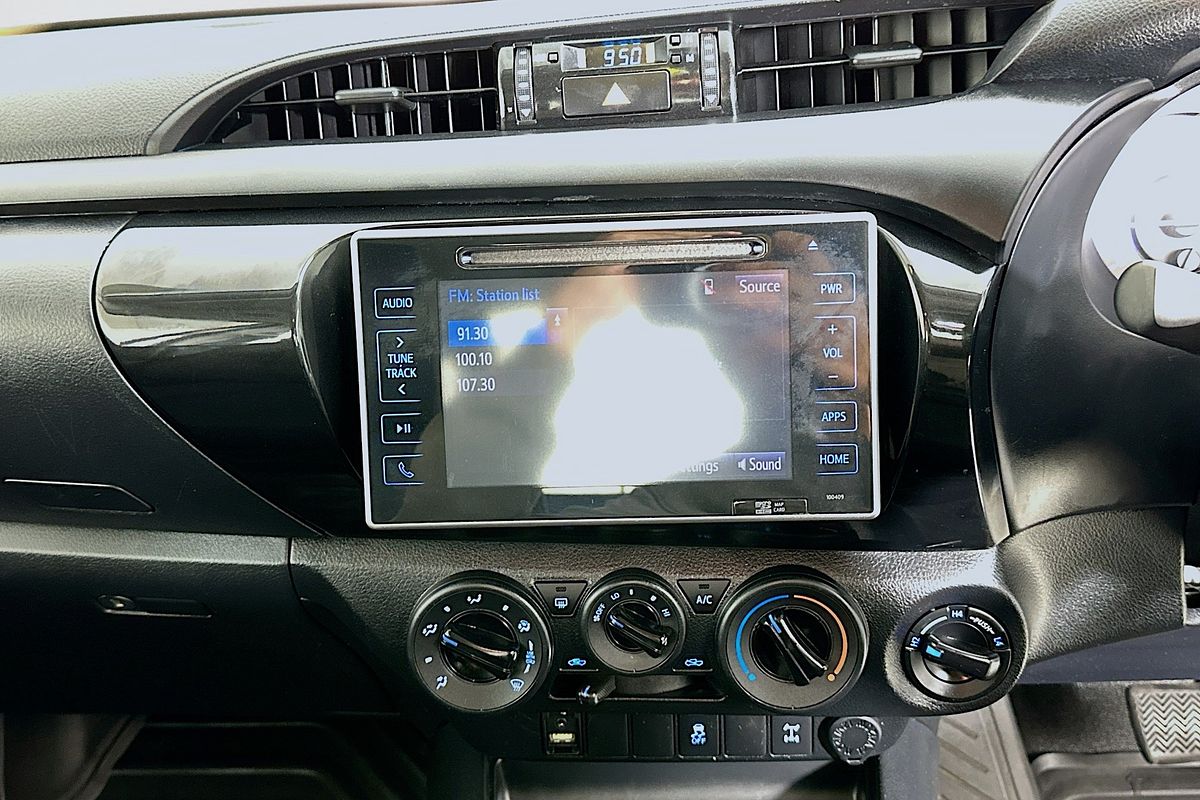 2018 Toyota Hilux SR (4x4) GUN126R MY17 4X4