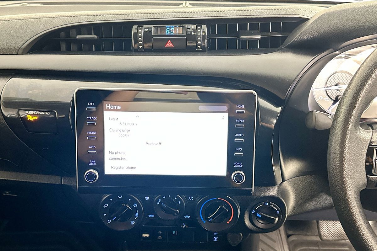 2020 Toyota Hilux SR (4x4) GUN126R FACELIFT 4X4