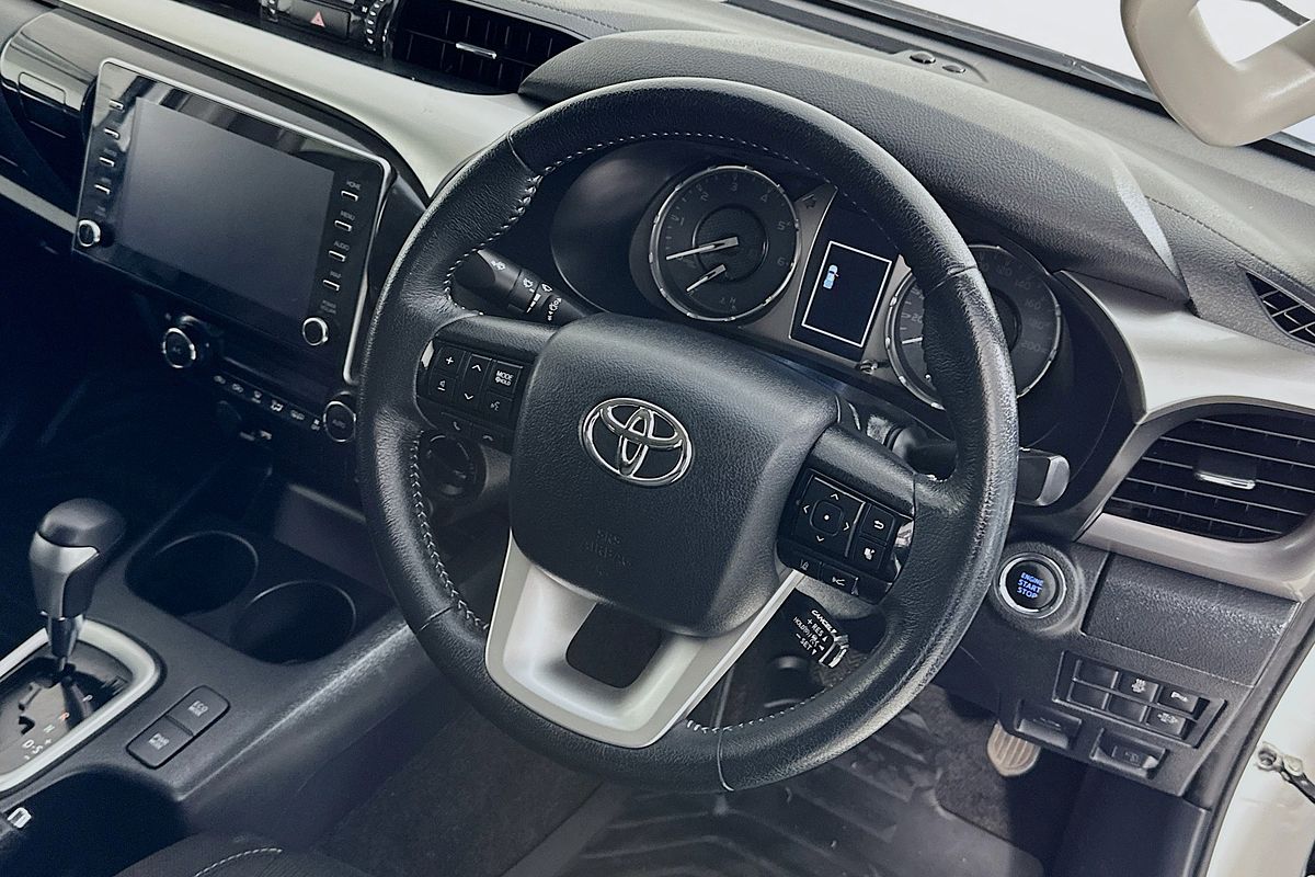 2020 Toyota HILUX SR5 (4x4) GUN126R FACELIFT 4X4