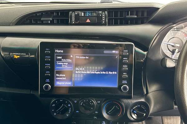 2021 Toyota HILUX SR (4x4) GUN126R FACELIFT 4X4