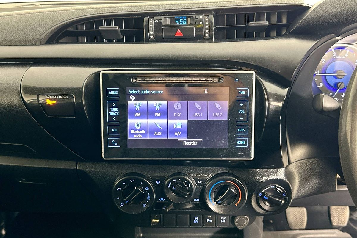 2020 Toyota HILUX SR (4x4) GUN126R FACELIFT 4X4
