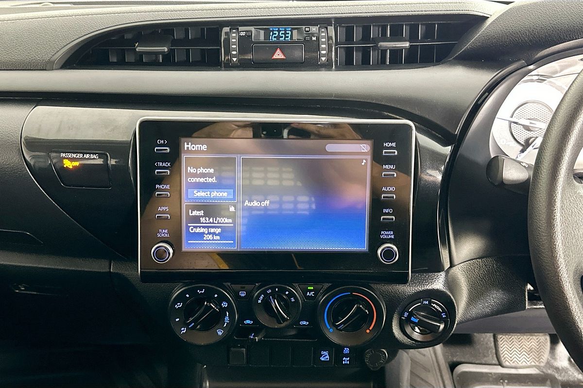 2021 Toyota HILUX SR (4x4) GUN126R 4X4