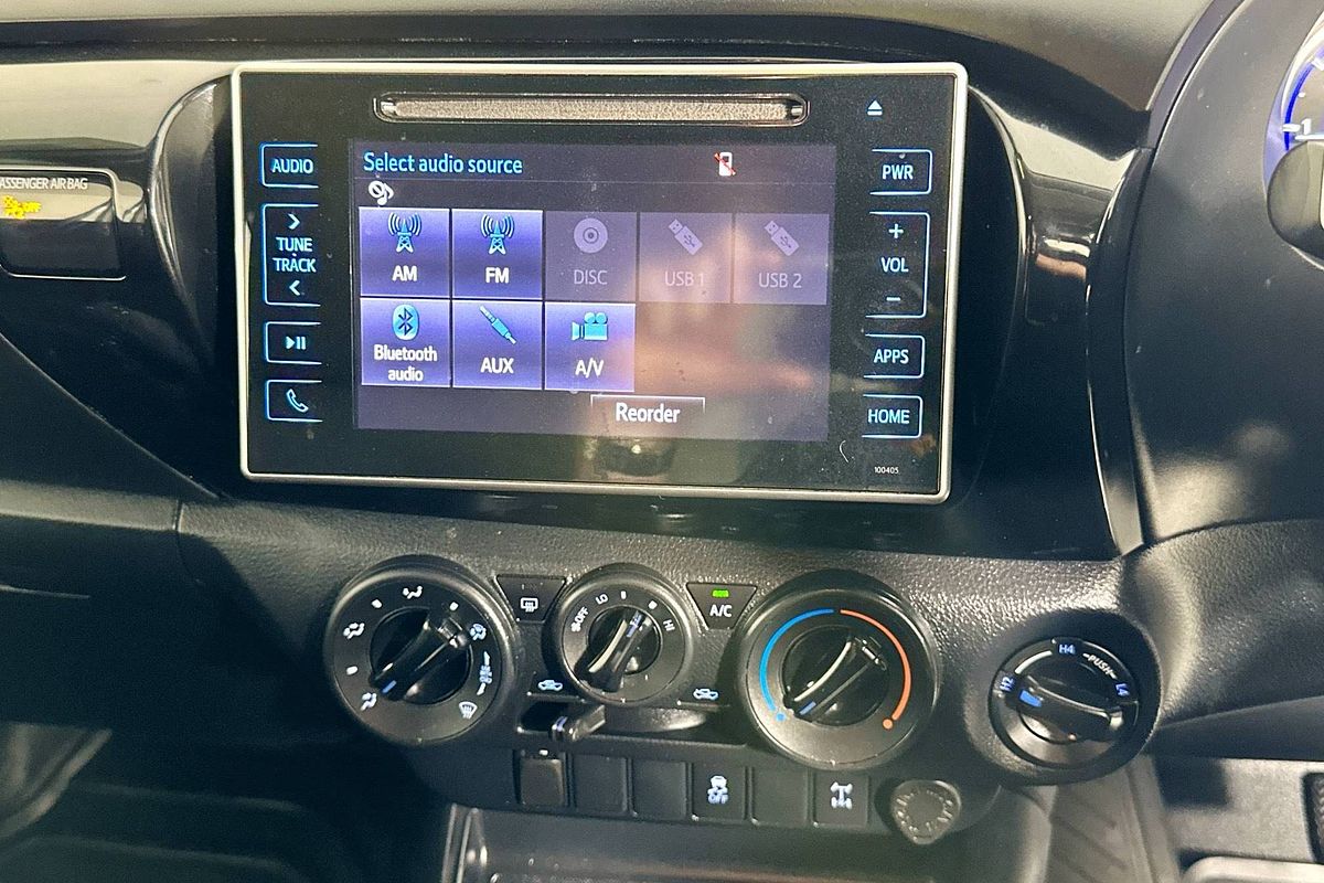 2020 Toyota Hilux SR (4x4) GUN126R FACELIFT 4X4