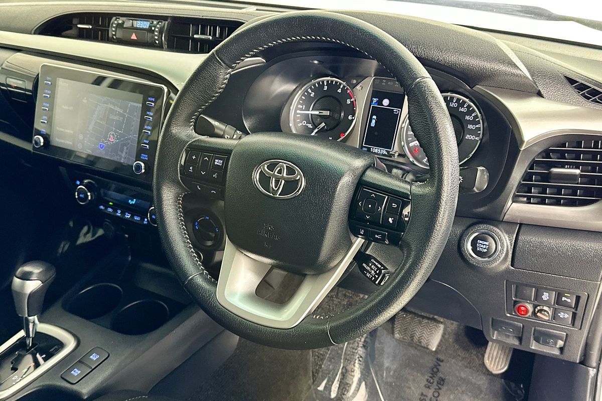 2021 Toyota HILUX SR5 (4x4) GUN126R FACELIFT 4X4