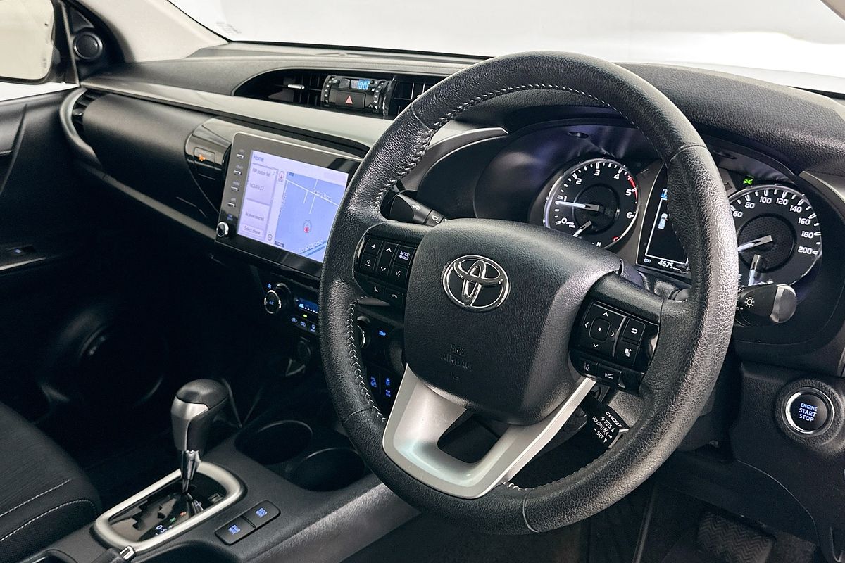2021 Toyota HILUX SR5 (4x4) GUN126R FACELIFT 4X4