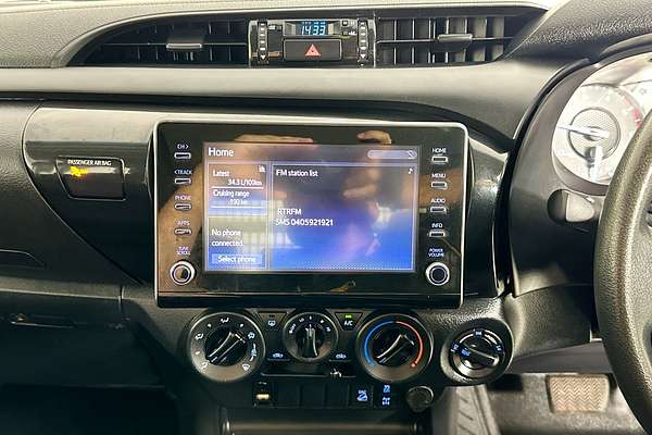 2021 Toyota HILUX SR (4x4) GUN126R FACELIFT 4X4
