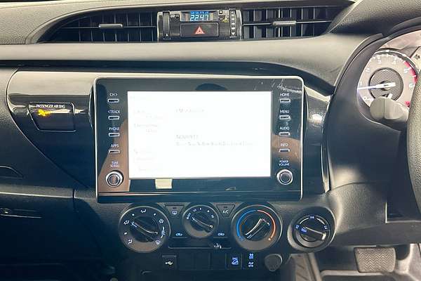 2024 Toyota HILUX SR (4x4) GUN126R 4X4