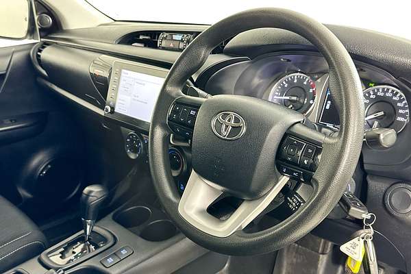 2020 Toyota HILUX SR (4x4) GUN126R FACELIFT 4X4