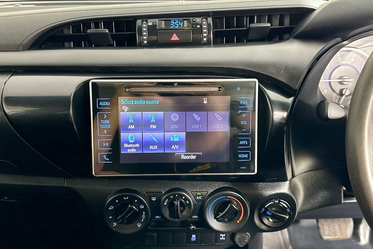 2018 Toyota HILUX SR (4x4) GUN126R MY17 4X4