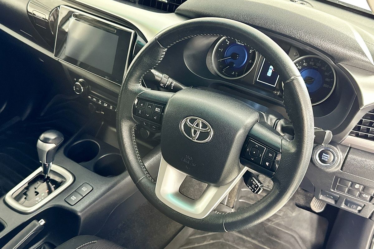 2018 Toyota HILUX SR5 (4x4) GUN126R MY17 4X4