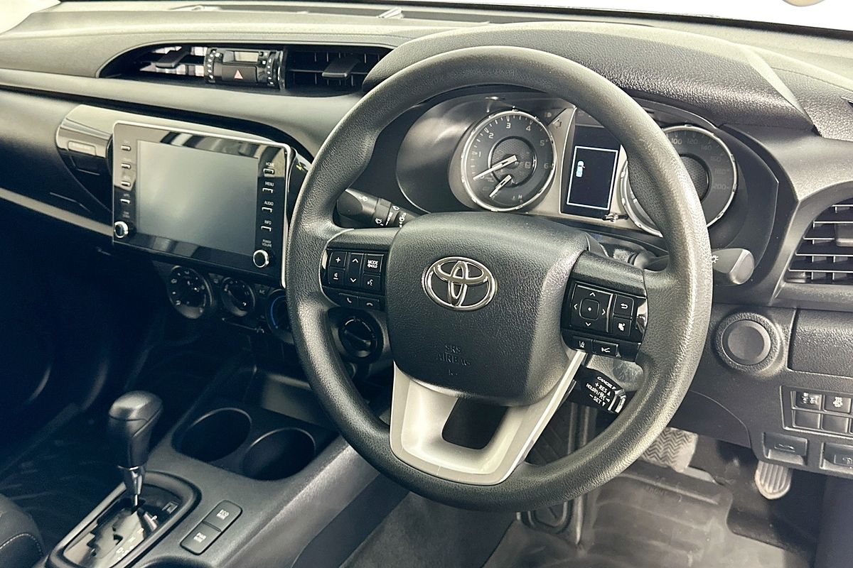 2020 Toyota HILUX SR (4x4) GUN126R FACELIFT 4X4