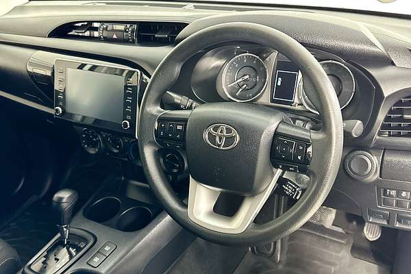 2020 Toyota HILUX SR (4x4) GUN126R FACELIFT 4X4