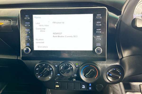 2021 Toyota HILUX SR (4x4) GUN126R FACELIFT 4X4