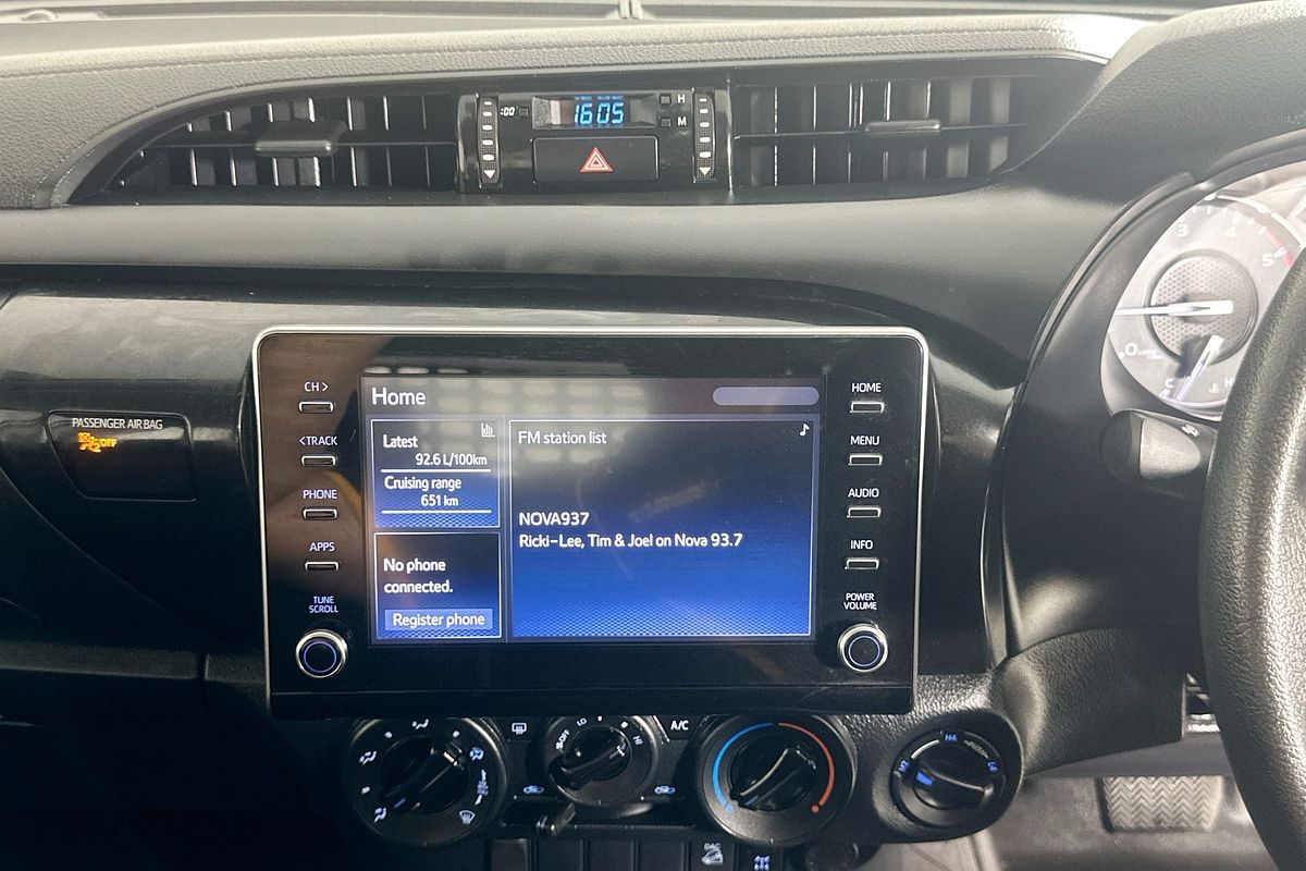 2021 Toyota HILUX SR (4x4) GUN126R FACELIFT 4X4